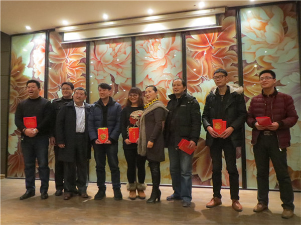 洛陽(yáng)泰斯特公司完成年度銷售目標(biāo)，重金獎(jiǎng)勵(lì)銷售